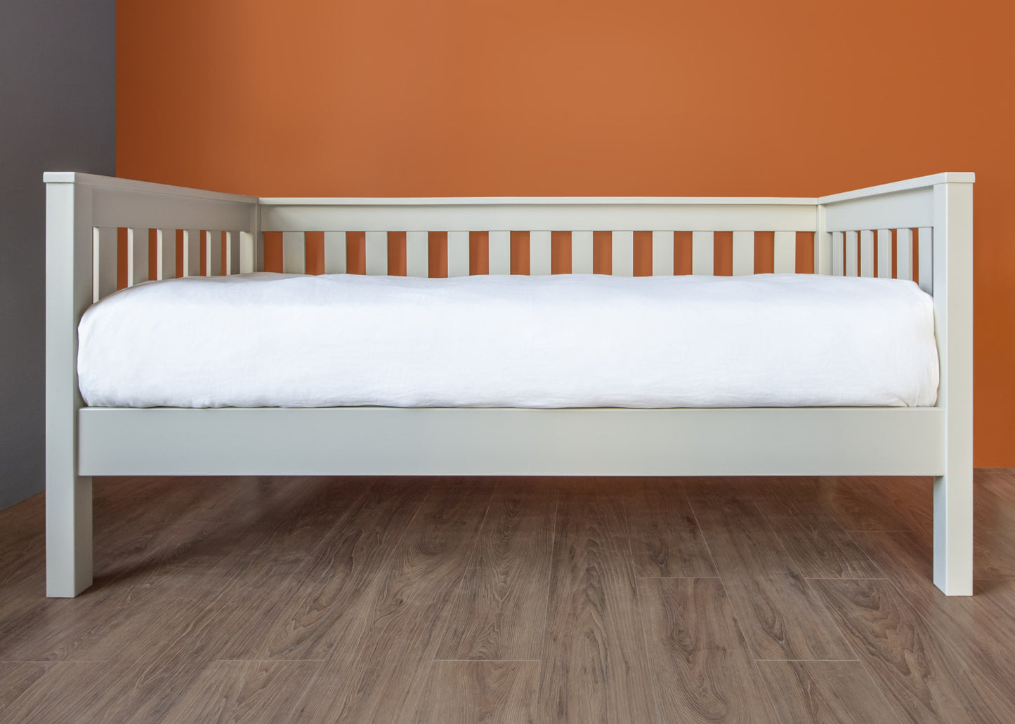 Dusk daybed - The Room